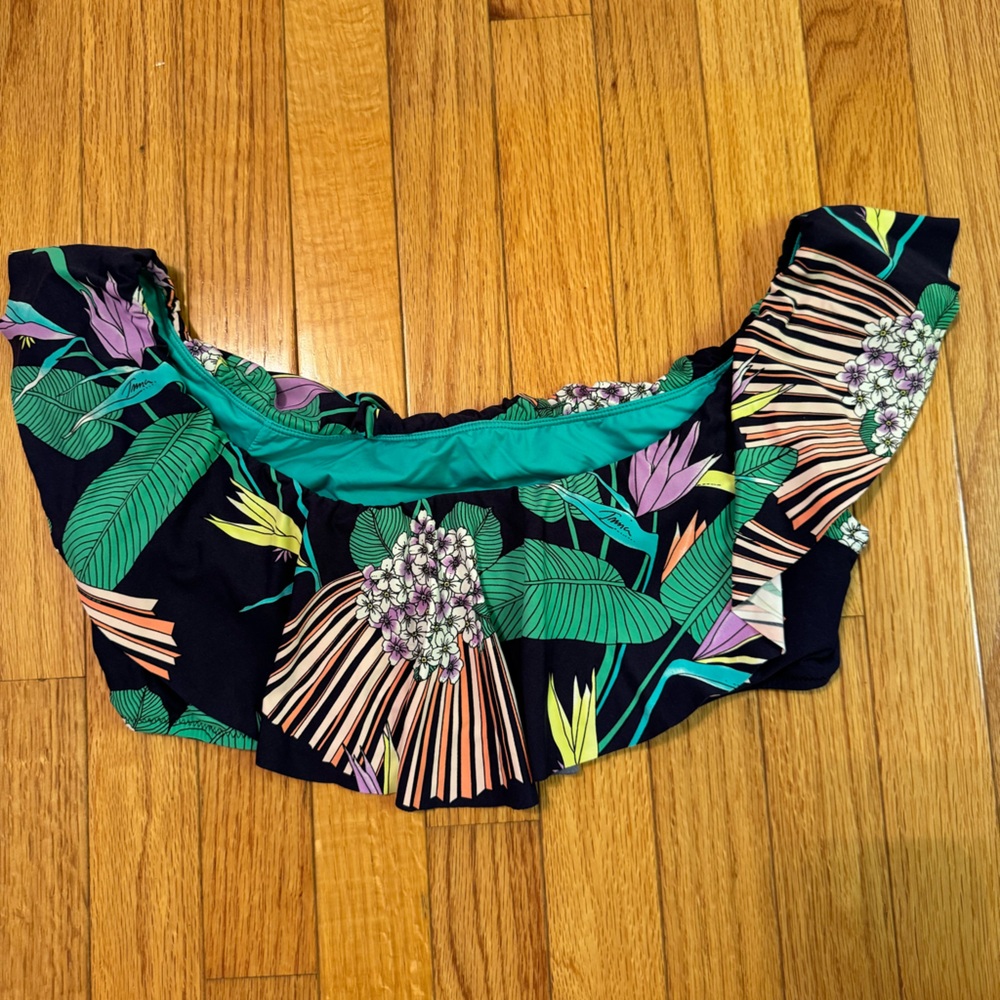🌊TRINA TURK BIKINI!🌊 - Picture 5 of 8